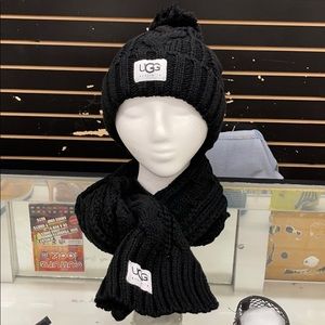 COPY - ❤️ Cable knit UGG beanie and scarf set! ❤️